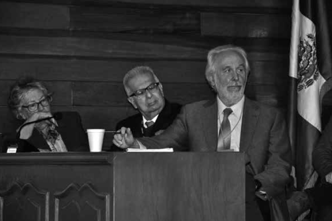 De izquierda a derecha: Doctores Herminia Pasantes, H&eacute;ctor P&eacute;rez-Rinc&oacute;n, Jos&eacute; Luis D&iacute;az.